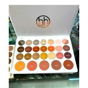 Bh cosmetics Nouveau Neutrals Eye shadow and blush palette